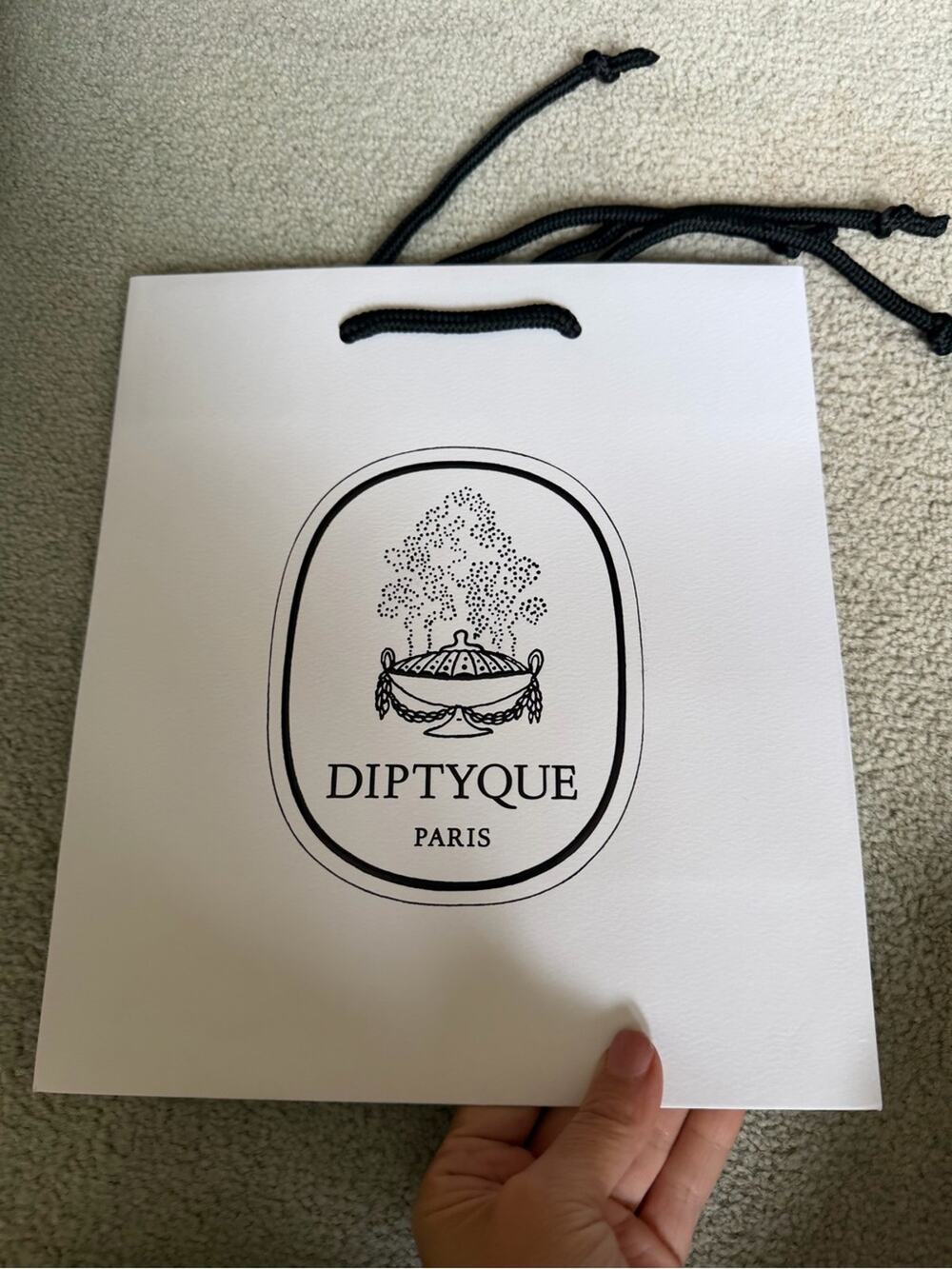 🗽diptyque White and Black Logo Paper Shopping Bag